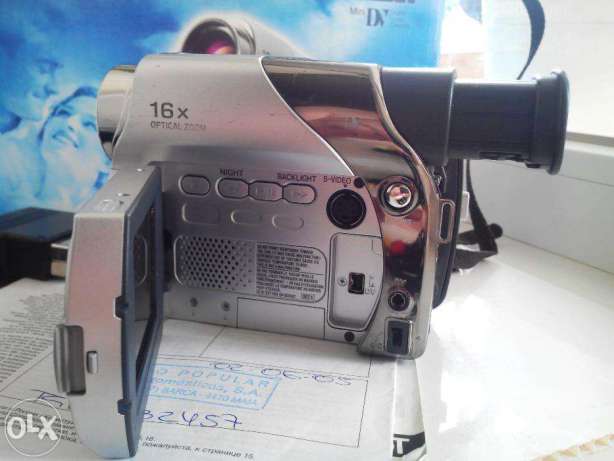 videokamera-jvc-gr-d225e-fotografii