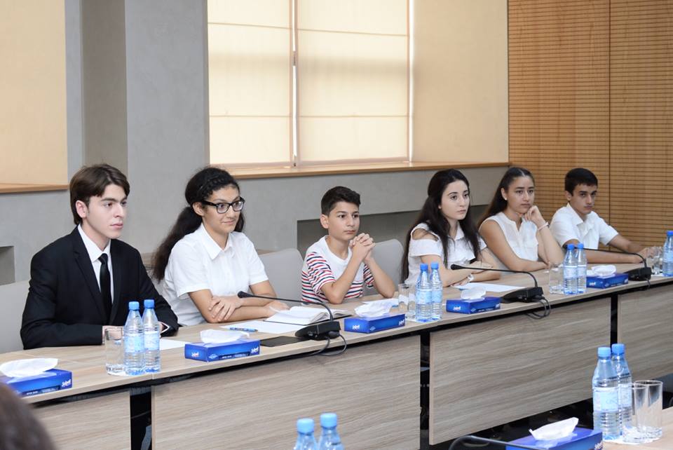 20953669_1918159705110845_8333420357410678568_n