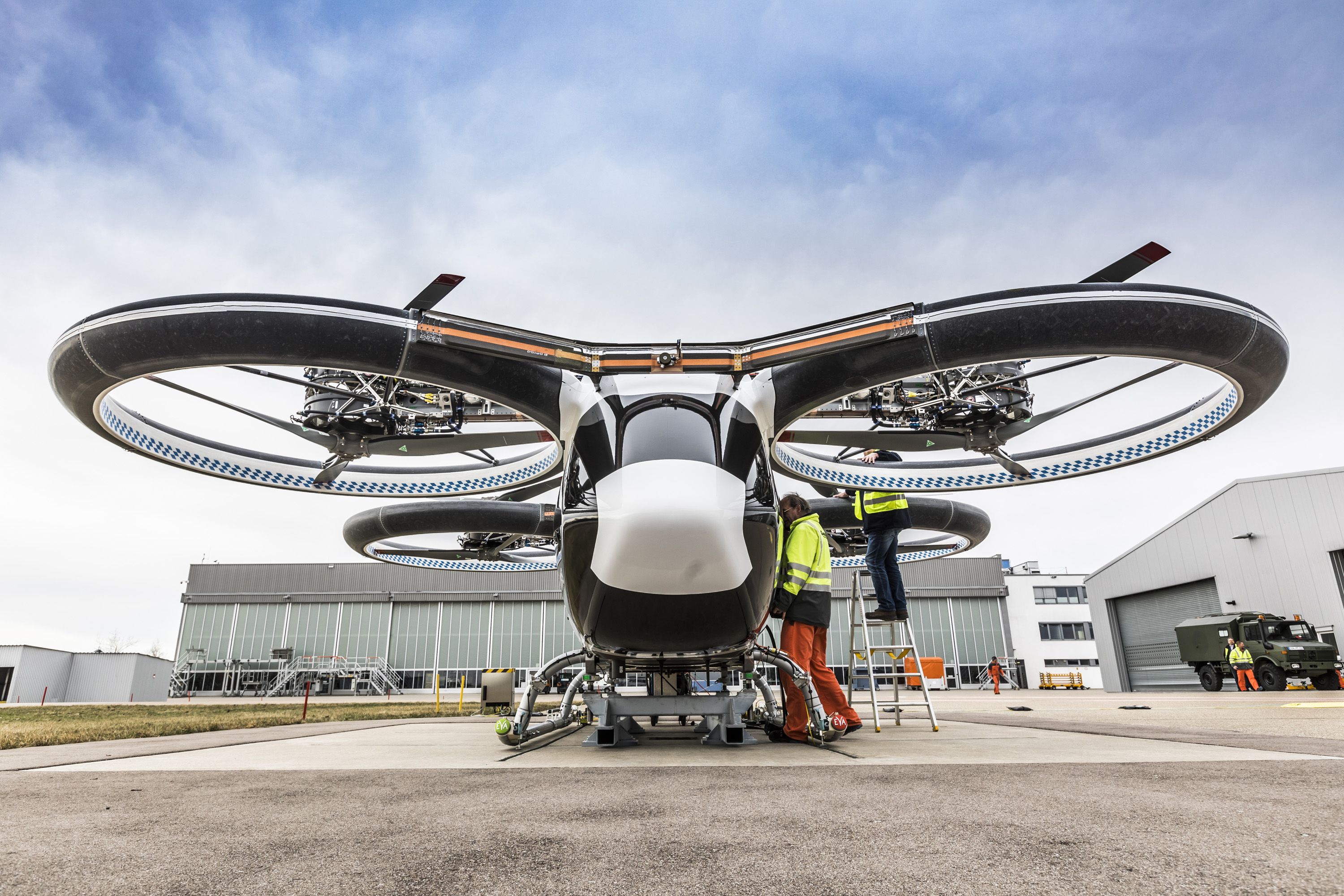 Дрон авто. Аэротакси Airbus. Evtol Airbus. Беспилотное аэротакси Airbus. Аэротакси Airbus прототип.