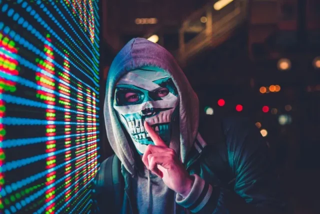 hacker-shhh-unsplash